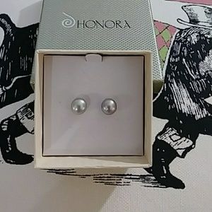 Honora Gray Pearl Stud Earrings (NWOT)